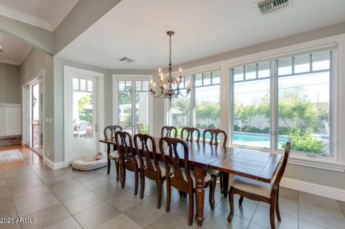 5621 Calle Camelia, Phoenix AZ 85018-4617 exterior