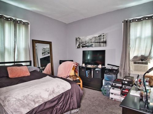 74 Clark St, New Bedford MA 02740-7021 exterior