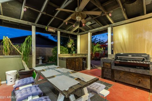 18824 30th St, Phoenix AZ  85050-3412 exterior