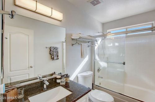 17806 13 Pl, Phoenix AZ 85014-1119 exterior