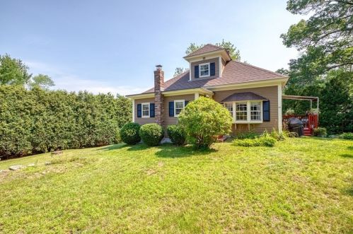 31 Pinckney St, Dracut, MA 01826-5817