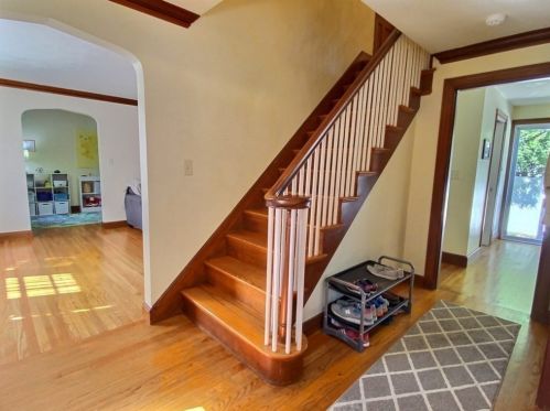 79 Woodlawn Ave, Needham MA  02492-3431 exterior