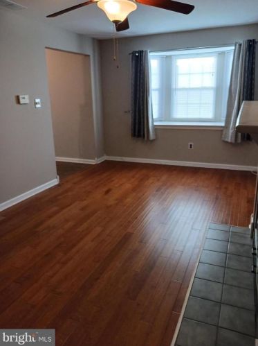 902 Dante Ct, West Deptford NJ  08051-2058 exterior