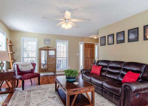 464 Walnut Crk Dr, Stockbridge GA 30281 exterior