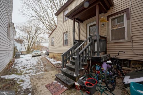 61 Barber Ave, West Deptford NJ 08096-2832 exterior