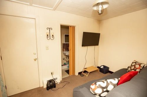 56 Foster St, New Bedford MA 02740-6677 exterior