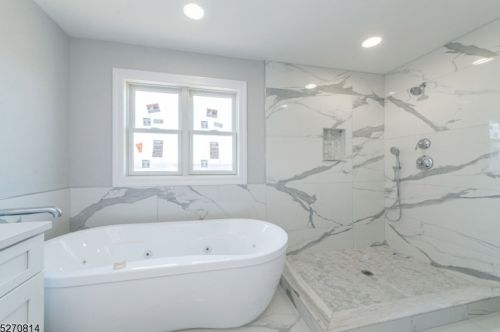 86 Longview Ave, Lake Hiawatha NJ 07034-1108 exterior