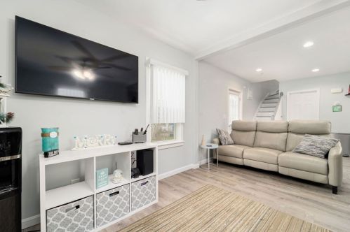 31 Edison St, New Bedford MA  02745-5029 exterior