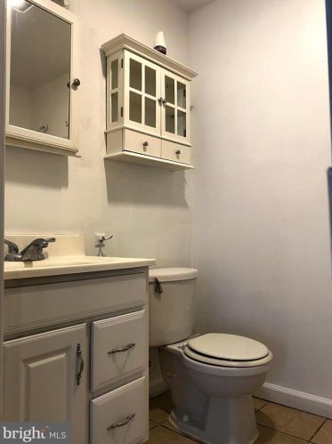 16 Marion Ave, West Deptford NJ 08093-1824 exterior