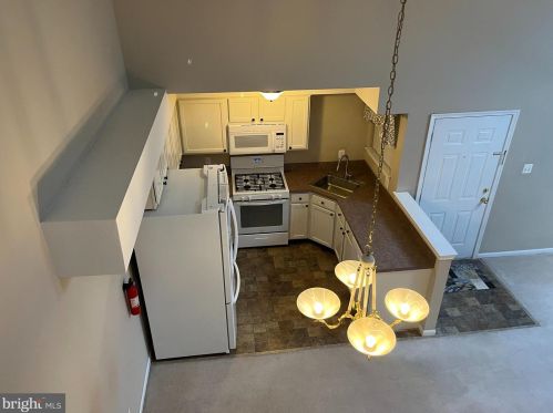 1304 Tristram Cir, West Deptford NJ 08051-2256 exterior