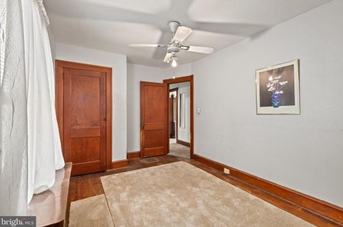 329 Buck St, West Deptford NJ 08066-1060 exterior