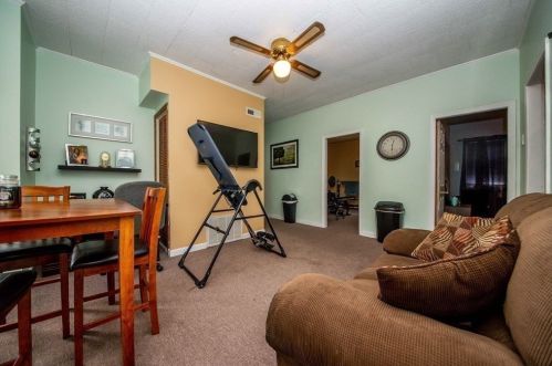 328 Broadway, Fall River MA 02724-2903 exterior