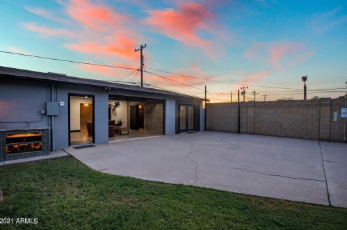 1413 Edgemont Ave, Phoenix AZ 85035-1809 exterior