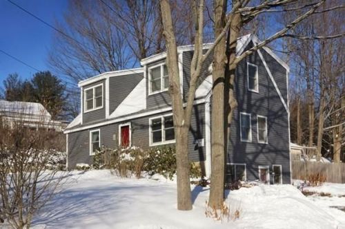 104 Center St, Groveland, MA 01834-1537