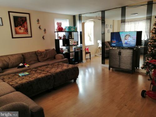 6514 Horrocks St, Philadelphia, PA 19149-2811