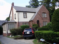1647 Washington St, Newton, MA 02465-2229