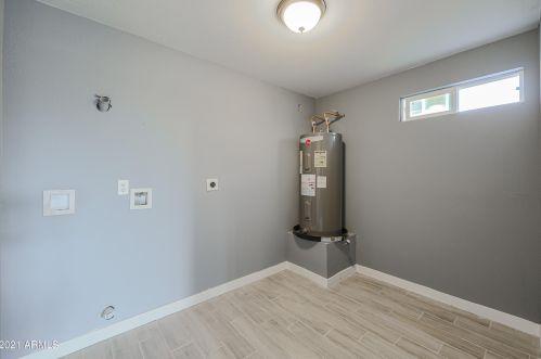 2201 65 Dr, Phoenix AZ 85033-1605 exterior