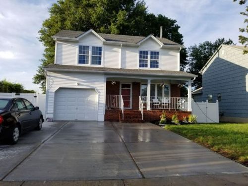 82 Oak St, Carteret, NJ 07008-1729