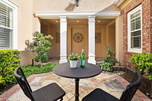 17 Buellton, Irvine CA 92602-2032 exterior