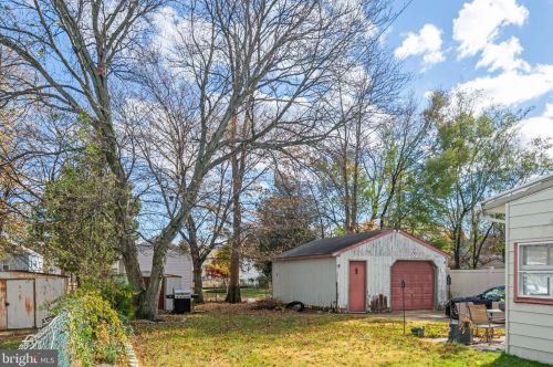 413 Beacon Ave, West Deptford NJ  08066-1152 exterior