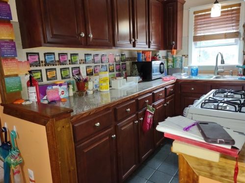 33 Mcgurk St, New Bedford MA 02744-2541 exterior