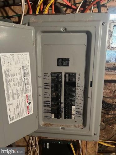 2249 16 St, Philadelphia PA 19132-4402 exterior