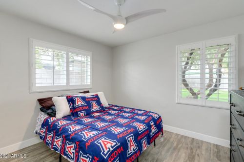 3340 Clarendon Ave, Phoenix AZ 85031-3140 exterior