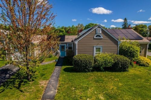 5 Roland Ave, Fall River MA  02726-2639 exterior