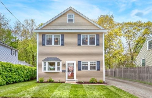 108 Crane St, Dedham MA 02026-3842 exterior