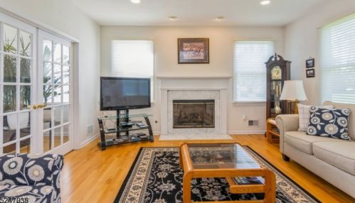 50 Deanna Dr, East Hanover NJ 07936-3208 exterior