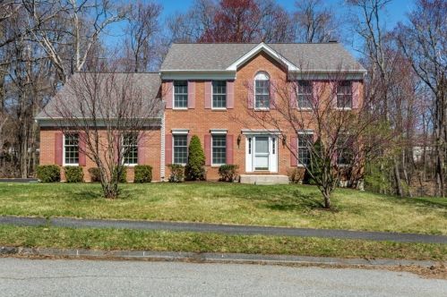 21 Hemingway St, Shrewsbury, MA 01545-3968