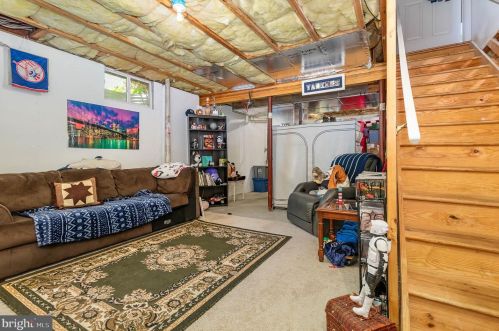 15 Sussex Dr, Carlisle PA 17013-4804 exterior