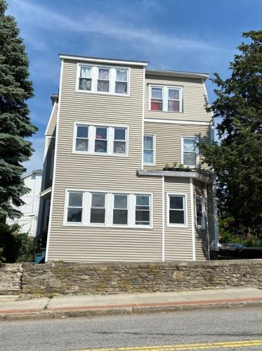 77 Providence St, Worcester, MA 01604-4201