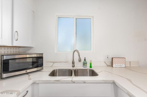 4731 Belleview St, Phoenix AZ  85008-5606 exterior