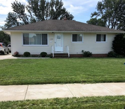 11495 Kader Dr, Cleveland OH  44130-7250 exterior