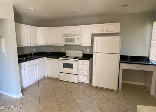 12440 20th St, Phoenix AZ  85022-5800 exterior