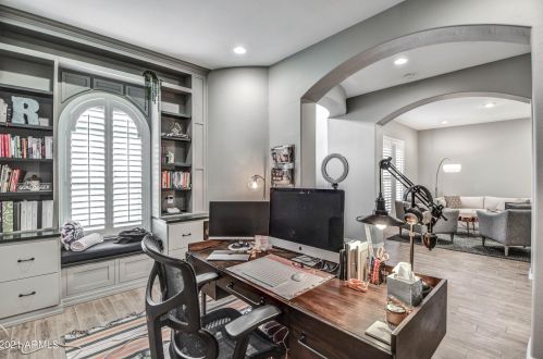 7911 30th Way, Phoenix AZ 85016-8927 exterior