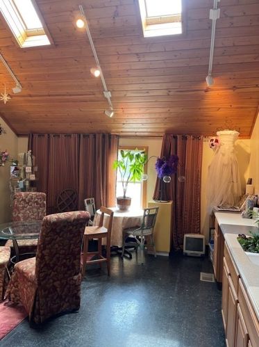 506 Elm St, West Bridgewater MA 02379-1122 exterior