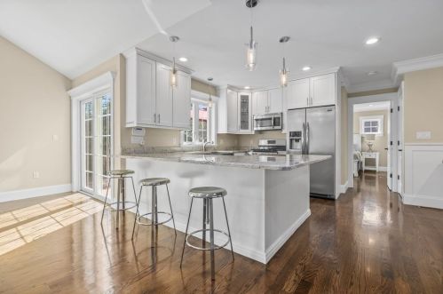 54 Cushing St, Hingham MA 02043-3625 exterior