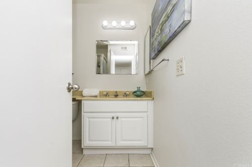 6 Palamedes, Irvine CA 92604-1930 exterior