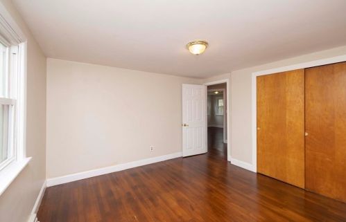 194 Hart St, Taunton MA 02780-6945 exterior