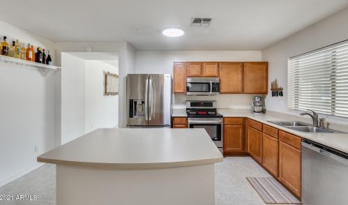 3127 Alta Vista Rd, Phoenix AZ 85041-5211 exterior