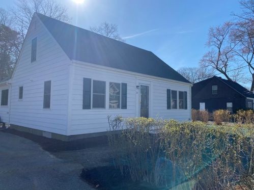 25 Eames St, North Reading MA  01864-2117 exterior