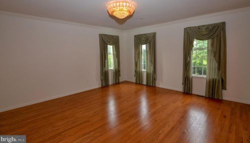 8 Landview Ln, Columbus NJ 08022-2260 exterior