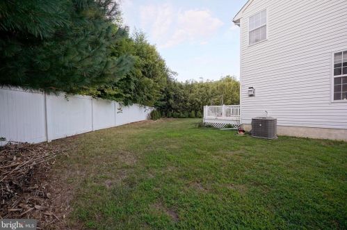 128 Betsy Ross Way, West Deptford NJ 08096-6872 exterior