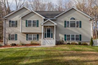 44 Coleman Rd, Southampton, MA 01073-9492