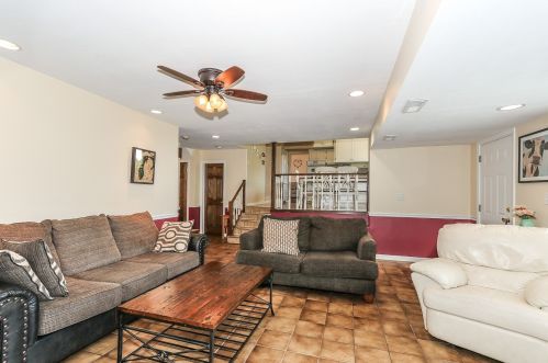 8738 Bruce Dr, Niles IL 60714-2344 exterior