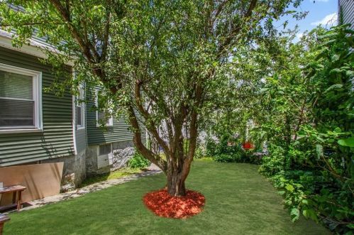 556 Bradford Ave, Fall River MA 02721-1017 exterior