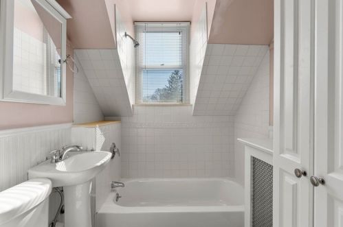 149 Clapp St, Milton MA 02186-3228 exterior