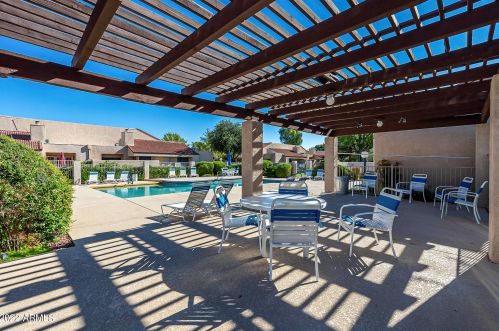 125 Beck Ln, Phoenix AZ 85032-4293 exterior